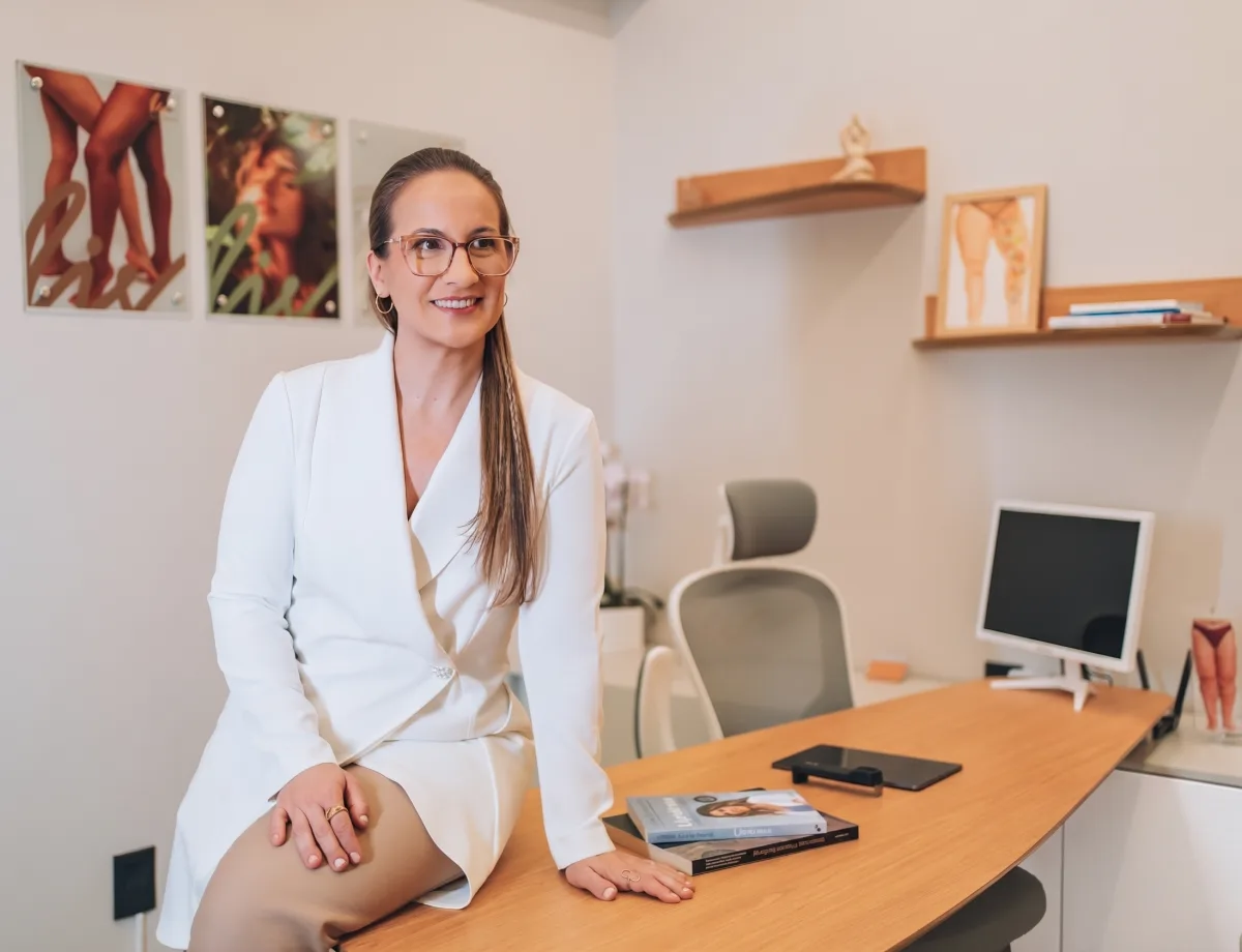 Dra. Andressa Bresolin em sala de atendimento